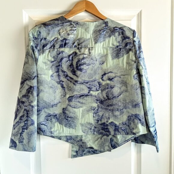 Chic Blue and White Floral Blazer - Picture 2 of 5
